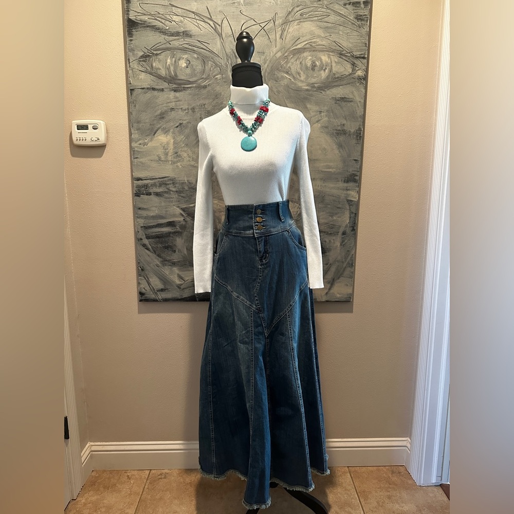Style J Denim Maxi Skirt – Size 12 (32)
